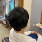 強い髪でおさえる