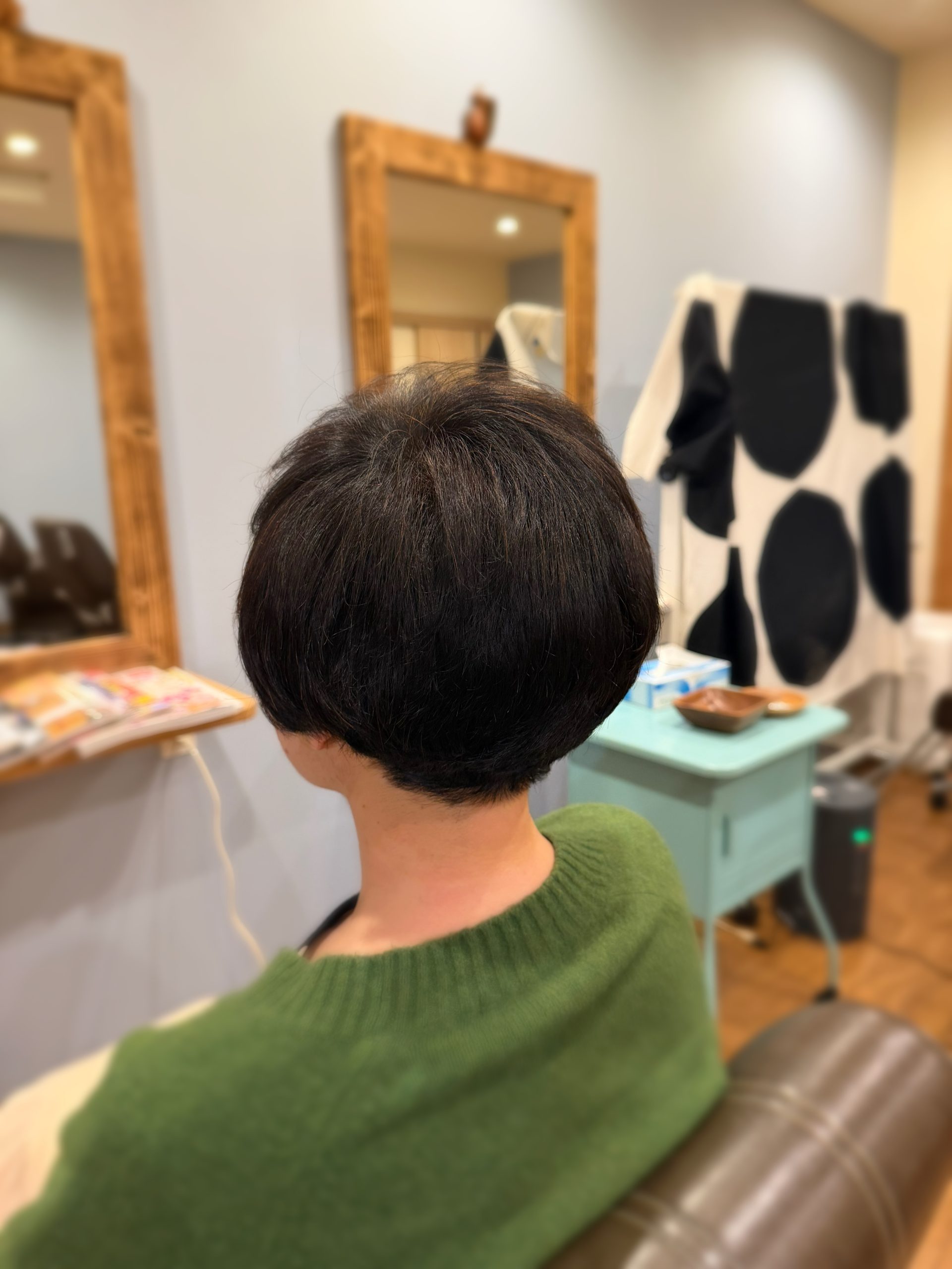 ツヤがありながらパーマをかけたような